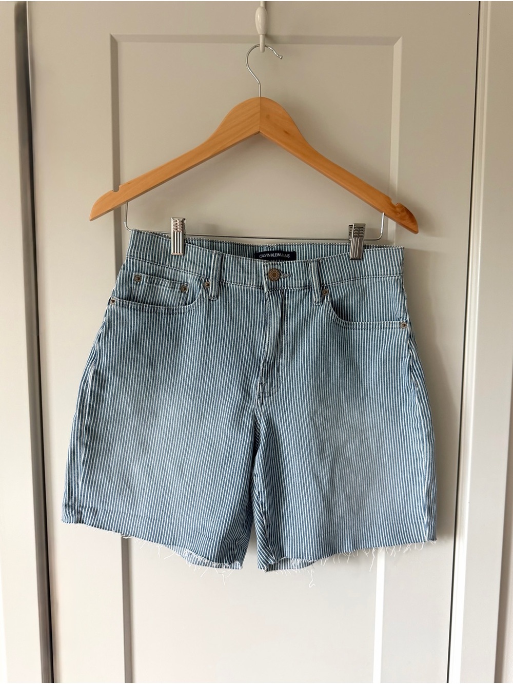 Calvin Klein Jeans High Rise Railroad Stripe Denim Shorts Size 6
